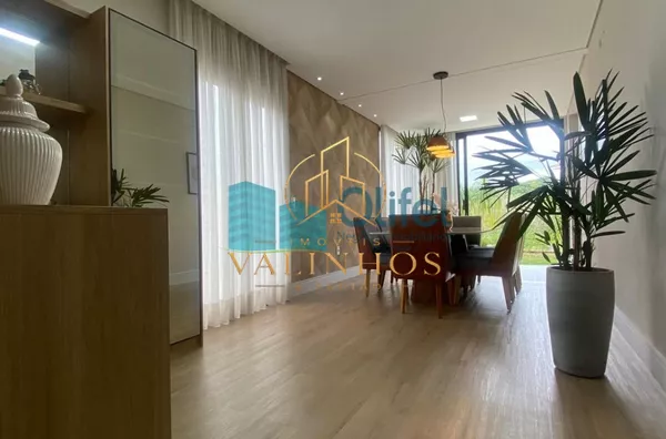 Lindo sobrado moderno, com acabamento fino, em condomínio fechado na cidade de Louveira,  com 3 amplas suítes, sendo a master com closet , ducha dupla,  banheira de imersão e varanda. Amplas  salas de estar, janter e TV, escritório,  terraço coberto, espa