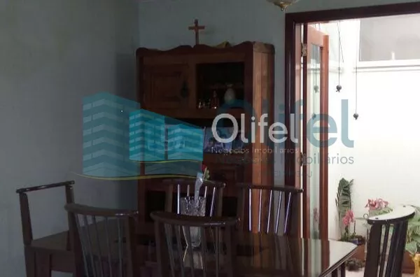 Ótima casa em bairro tradicional na cidade de Louveira. Área mista com 200m de área construída e 250m de área total. Casa com amplas sala de estar e jantar, cozinha planejada, 3 dormitórios, sendo 1 suíte, com closet, jardim de inverno, lavanderia, quarto - Foto 15