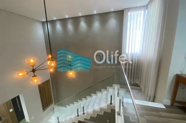 Lindo sobrado moderno, com acabamento fino, em condomínio fechado na cidade de Louveira,  com 3 amplas suítes, sendo a master com closet , ducha dupla,  banheira de imersão e varanda. Amplas  salas de estar, janter e TV, escritório,  terraço coberto, espa - Foto 7