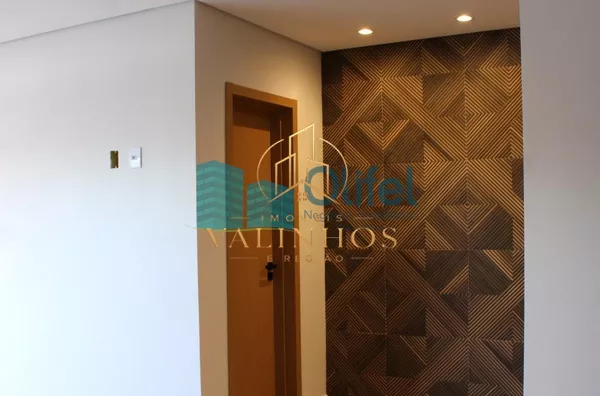 Excelente casa térrea em condomínio fechado na cidade de Louveira com 3 dormitórios, sendo 1 suíte, sala ampla para 2 ambientes, pé direito duplo, lavabo, banheiro social, conceito integrado, área gourmet e quintal.  Agende a sua visita