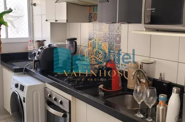 Excelente apartamento  no condomínio Mais Campos Salles na cidade de Valinhos com 2 dormitórios, rico em armários, com ótimo acabamento em condomínio com total infraestrutura de lazer e segurança na cidade de Valinhos.  Sala arejada com sacada com rede de