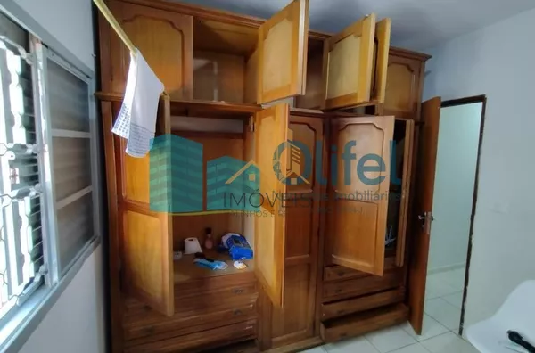 Casa assobradada com 03 dormitórios, sala de estar e jantar, cozinha ampla com armários planejados, 02 banheiros, garagem coberta para 02 veículos, lavanderia, quintal, canil,bairro aberto,  acesso rápido para a Rod. Anhanguera, apto para contratação de f - Foto 23