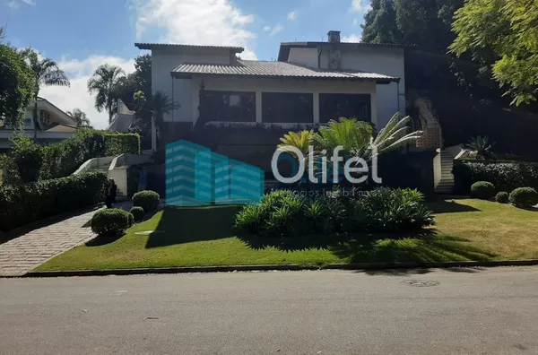 Maravilhosa casa no condomínio Marambaia na cidade de Vinhedo,  com 4 grandes suítes ensolaradas com hidro, suíte master com lareira e closet, 6 amplas salas com pé direito duplo em Ipê e Mezanino, 2 lindas lareiras, 2 cozinhas planejadas, escritório plan - Foto 1