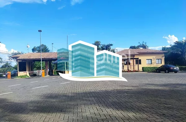 Linda casa no Condomínio Vale do Santa Fé, na cidade de Vinhedo, com excelente terreno, 2520m², 450m2 de construção, com muito verde, vista espetacular das varandas e dos quartos. Muito arejada e aconchegante, com 4 confortáveis suítes, 1 closet, amplo li - Foto 29