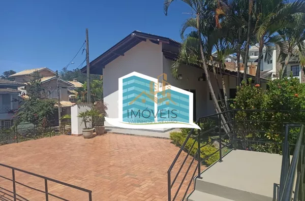 Casa térrea  em condomínio na cidade de Valinhos, contendo apenas escada para  acesso à casa. Localizada  região do Paiquerê, próximo ao Colégio Porto Seguro, Shopping Valinhos. Imóvel  com 3 dormitórios, sendo 1 suíte, todos com armários e ar condicionad - Foto 23