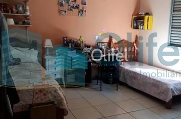 Linda chácara á venda na cidade de  Louveira, sendo três dormitórios, sendo 1 suíte, 1 banheiro social, cozinha, despensa, lavanderia, sala de estar e jantar,  sala de televisão e escritório. Na parte debaixo possui um porão totalmente habitável com 1 qua - Foto 11