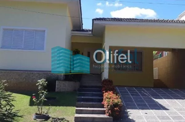 Excelente casa térrea em condomínio fechado na cidade de Louveira, com  3 suítes sendo 1 master com closet, sala de jantar, sala de estar , sala de TV, escritório, cozinha com armários , área de serviço com banheiro, churrasqueira e garagem  coberta para - Foto 2