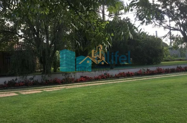 Imagine morar em uma casa, estilo " casa de campo", espaçosa, ambientes  amplos , arejados,  aconchegante, rodeada de natureza, ambientes integrados e com muita qualidade de vida.   Chácara com  2.502m2 de terreno plano, impecável, acabamento de ótima qua - Foto 20