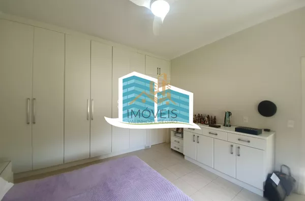 Excelente casa, com ótima metragem em um dos condomínios conhecidos pela sua imensa área verde e beleza, excelente localização na cidade de Vinhedo. A casa foi construída em um terreno praticamente plano, opção ideal para quem busca acessibilidade. A casa - Foto 20