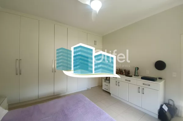 Excelente casa, com ótima metragem em um dos condomínios conhecidos pela sua imensa área verde e beleza, excelente localização na cidade de Vinhedo. A casa foi construída em um terreno praticamente plano, opção ideal para quem busca acessibilidade. A casa - Foto 20