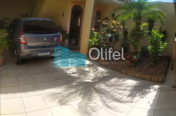 Excelente sobrado em bairro residencial próximo ao centro na cidade de Louveira, com 3 suítes com planejados, avarandada, 2 amplas salas, cozinha planejada, área gourmet com churrasqueira, quintal, 2 vagas de garagem.  Agende a sua visita. - Foto 24