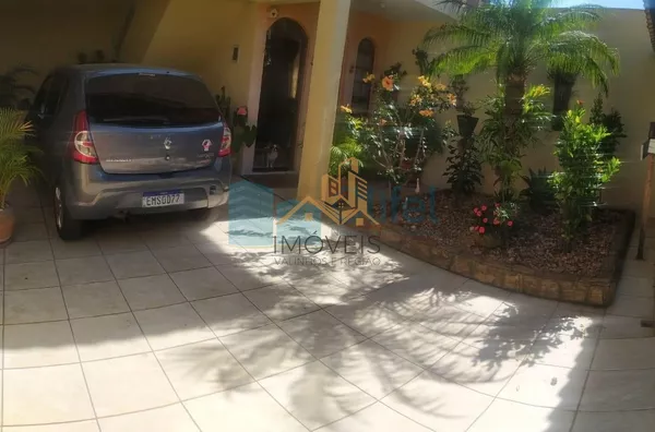 Excelente sobrado em bairro residencial próximo ao centro na cidade de Louveira, com 3 suítes com planejados, avarandada, 2 amplas salas, cozinha planejada, área gourmet com churrasqueira, quintal, 2 vagas de garagem.  Agende a sua visita. - Foto 24