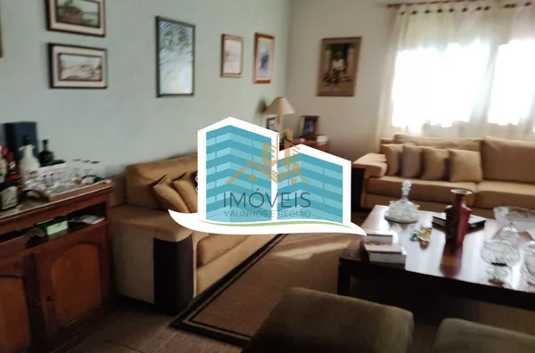 Linda casa no Condomínio Vale do Santa Fé, na cidade de Vinhedo, com excelente terreno, 2520m², 450m2 de construção, com muito verde, vista espetacular das varandas e dos quartos. Muito arejada e aconchegante, com 4 confortáveis suítes, 1 closet, amplo li - Foto 31