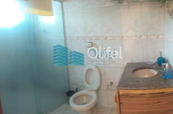 Excelente sobrado em bairro residencial próximo ao centro na cidade de Louveira, com 3 suítes com planejados, avarandada, 2 amplas salas, cozinha planejada, área gourmet com churrasqueira, quintal, 2 vagas de garagem.  Agende a sua visita. - Foto 7