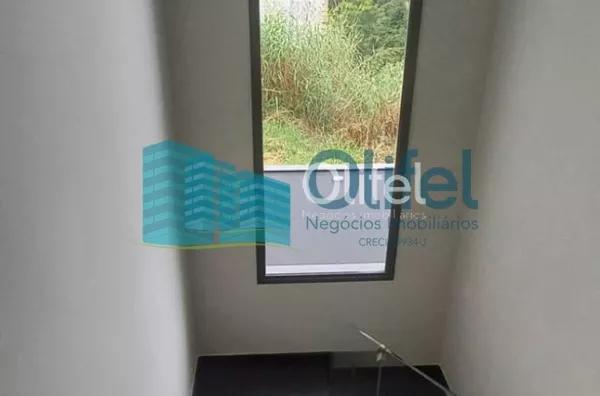 Excelente casa nova, assobradada,  em condomínio fechado na cidade de  Louveira. Condomínio conta com lazer completo com salão de festas, piscina, playground, campo de futebol, churrasqueira, academia, salão de jogos, brinquedoteca. redário, pet play, ves - Foto 42