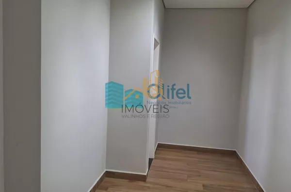 Excelente casa térrea,  novíssima,  em um dos condomínios mais procurados da cidade de Louveira com acabamento de primeira linha, telhado com telhas sanduiche que garantem conforto térmico da casa, proporcionando enorme conforto para sua família.  São 3 a - Foto 12