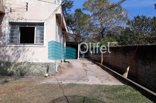Chácara com 1696m² no bairro Monterrey, na cidade de Louveira,  sendo 137,00m de área construída. As casas são antigas, porém com boa estrutura e fundação. Piscina, pomar, poço caipira.  A chácara possui escritura do terreno, não permitindo dessa forma, f - Foto 16