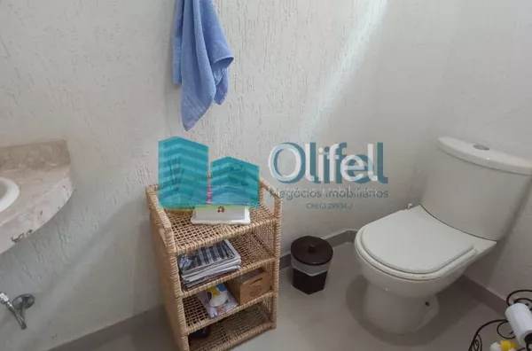 Excelente sobrado em condomínio fechado na cidade de Louveira. Ótimo acabamento, espaços amplos e confortáveis, ampla área gourmet com piscina.  Imóvel apto para financiamento.   Agende sua Visita - Foto 27