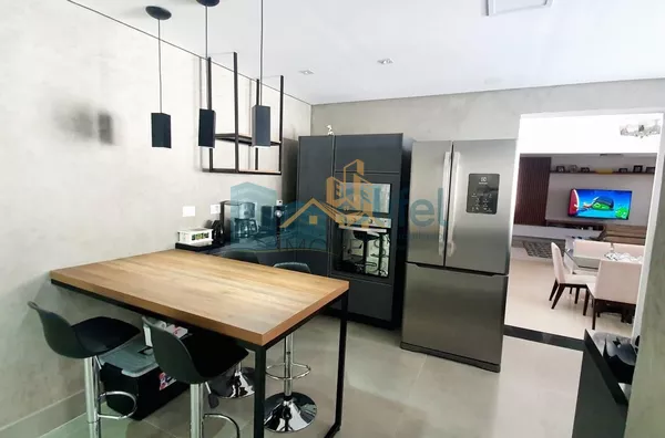 Excelente casa com 306 m², no melhor condomínio de Louveira, 01 suíte máster (closet e banho amplos com varanda + 02 dormitórios amplos, sala ampla e sala de jantar. Todos ambientes com ar condicionado novo. Cozinha, despensa, lavanderia, escritório e áre - Foto 25