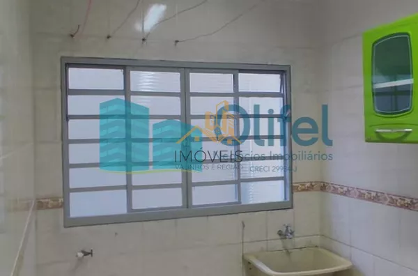 Casa assobradada com 03 dormitórios, sala de estar e jantar, cozinha ampla com armários planejados, 02 banheiros, garagem coberta para 02 veículos, lavanderia, quintal, canil,bairro aberto,  acesso rápido para a Rod. Anhanguera, apto para contratação de f - Foto 13