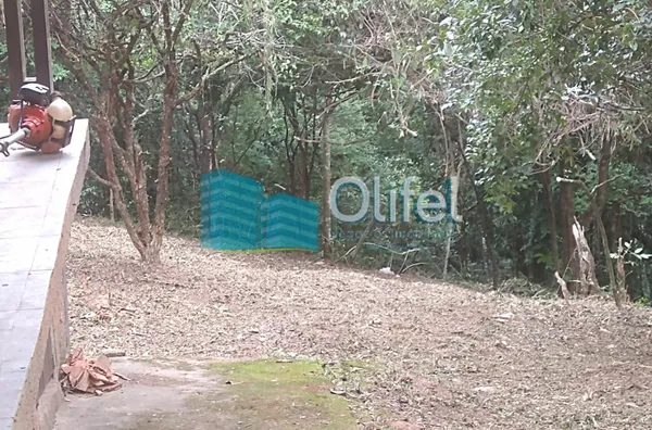 Terreno com leve declive, 2.072m², em bairro residencial na cidade de Louveira. Excelente localização.   Agende sua visita - Foto 6