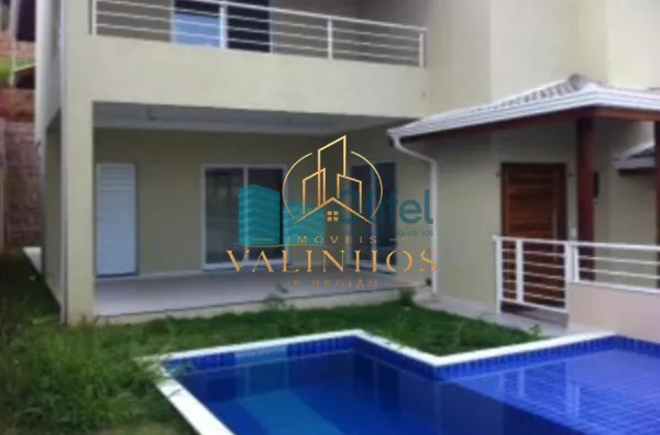 Lindo sobrado em condomínio fechado na cidade de Louveira, com excelente localização, proporcionando contato com a natureza, excelente qualidade de vida, além de estar próximo ao centro e principais vias de acesso. Conta com 3 suítes, varanda,  lavabo, ba