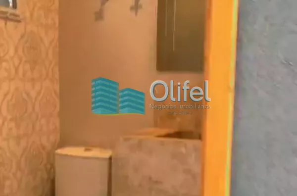 VALOR BAIXOU DE 2.300.000 POR 1.990.000  Belíssima casa térrea à venda no Condomínio Terras de Santa Teresa, localizado em Vinhedo, SP. Com um design moderno e sofisticado, esse imóvel é perfeito para quem busca conforto e qualidade de vida.  Com 3 amplas - Foto 1