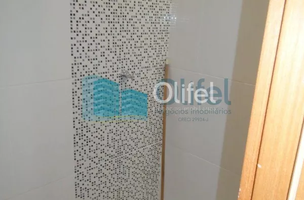 Descubra o encanto deste charmoso sobrado em um condomínio fechado em Valinhos. Com 5400m² de área verde, a casa oferece 3 dormitórios, suíte, quintal e muito mais. - Foto 13