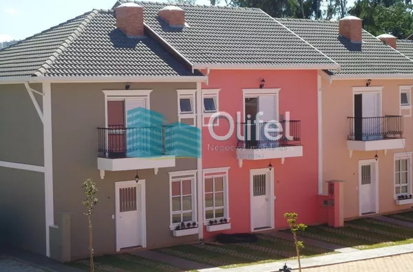 Descubra o encanto deste charmoso sobrado em um condomínio fechado em Valinhos. Com 5400m² de área verde, a casa oferece 3 dormitórios, suíte, quintal e muito mais. - Foto 1