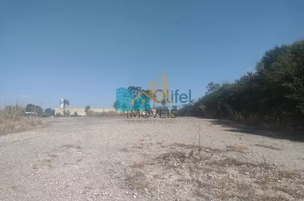 Excelente área  comercial com 20.000m² na cidade de Louveira. Boa localização com fácil acesso as principais vias de acesso.  Vale a pena conferir!! - Foto 8