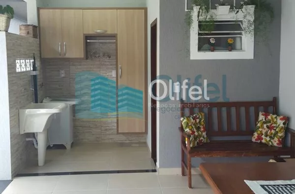 Ótima casa em bairro tranquilo na cidade de Louveira com 3 dormitórios sendo 1 suíte, sala 2 ambientes, cozinha americana com armários, edícula com churrasqueira gourmet e banheiro, quintal e garagem para 4 carros. - Foto 9