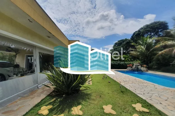 Excelente casa, com ótima metragem em um dos condomínios conhecidos pela sua imensa área verde e beleza, excelente localização na cidade de Vinhedo. A casa foi construída em um terreno praticamente plano, opção ideal para quem busca acessibilidade. A casa - Foto 6