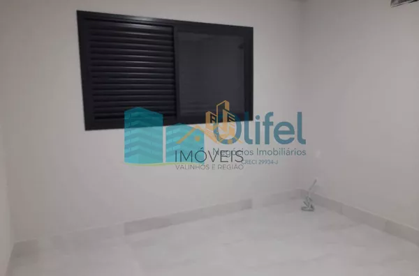 Excelente sobrado, novo, dentro de um dos mais conceituados condomínios da cidade de Campinas. Feita no conceito contemporâneo, aberto e com excelente iluminação natural e privacidade! São 3 suítes, sendo 1 suíte master, e 1 escritório que pode ser revert - Foto 5