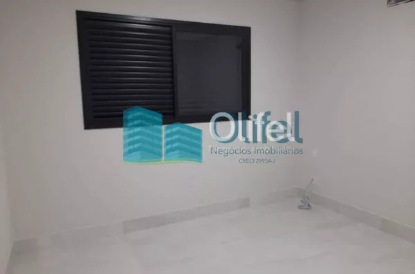 Excelente sobrado, novo, dentro de um dos mais conceituados condomínios da cidade de Campinas. Feita no conceito contemporâneo, aberto e com excelente iluminação natural e privacidade! São 3 suítes, sendo 1 suíte master, e 1 escritório que pode ser revert - Foto 5