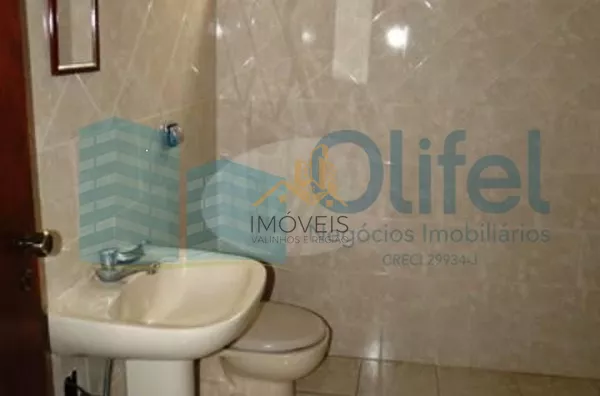 Linda casa em condomínio fechado na cidade de  Vinhedo, 698 m² área construída, 1450,00 m² de terreno, 5 dormitórios sendo 2 suítes, living 4 ambientes, 4 banheiros, 6 vagas de garagem cobertas, piscina, local com muito verde e tranquilidade.  Venha morar - Foto 10