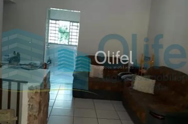 Linda chácara á venda na cidade de  Louveira, sendo três dormitórios, sendo 1 suíte, 1 banheiro social, cozinha, despensa, lavanderia, sala de estar e jantar,  sala de televisão e escritório. Na parte debaixo possui um porão totalmente habitável com 1 qua - Foto 2