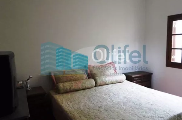 Linda casa em condomínio fechado na cidade de  Vinhedo, 698 m² área construída, 1450,00 m² de terreno, 5 dormitórios sendo 2 suítes, living 4 ambientes, 4 banheiros, 6 vagas de garagem cobertas, piscina, local com muito verde e tranquilidade.  Venha morar - Foto 8