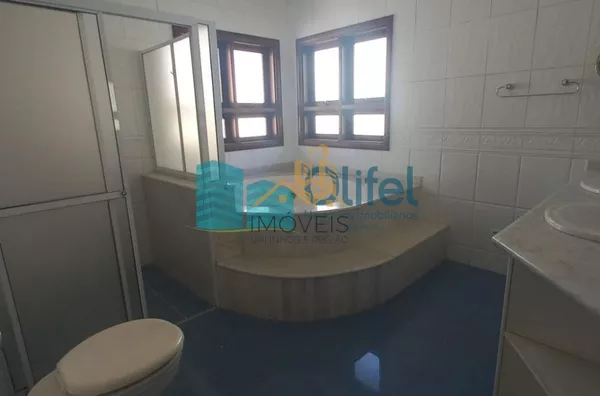Para você que  busca uma excelente casa, assobradada, ensolarada, com ventilação natural, rua arborizada, condomínio com total segurança, acesso com identificação facial, portaria 24hs, área de lazer em uma cidade como Louveira, com estrutura, porém, mant - Foto 13