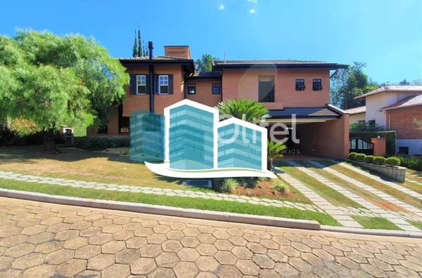 Maravilhosa casa a venda em condomínio na cidade de valinhos. com detalhes rústicos e da arquitetura inglesa. Aquela casa com cara de casa, a arquitetura diferenciada parece nos abraçar entre seus grandes vãos, vigas de madeira e concreto, arcos e piso ce - Foto 35