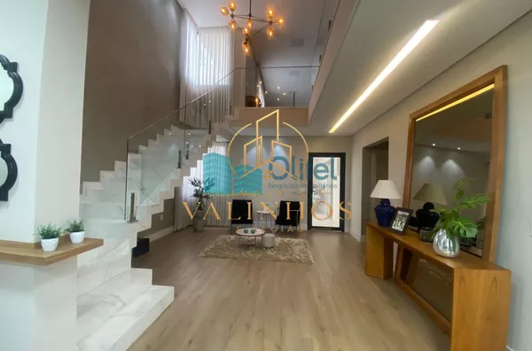 Lindo sobrado moderno, com acabamento fino, em condomínio fechado na cidade de Louveira,  com 3 amplas suítes, sendo a master com closet , ducha dupla,  banheira de imersão e varanda. Amplas  salas de estar, janter e TV, escritório,  terraço coberto, espa
