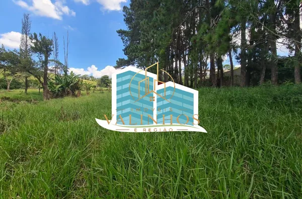 Chácara com 84.500,00m²,plana, bem distribuídas, a 5 minutos do centro da cidade de  Vinhedo.  Agende a sua visita com um de nossos corretores.