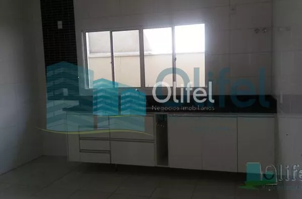 Excelente casa térrea com 3 dormitórios , sendo 1 suíte e 2 dormitórios com suíte americana (banheiro com entrada para dos 2 dormitórios, lavabo, escritório, ampla cozinha com armários, despensa, lavanderia, quintal com churrasqueira com armário e pia, ba - Foto 7
