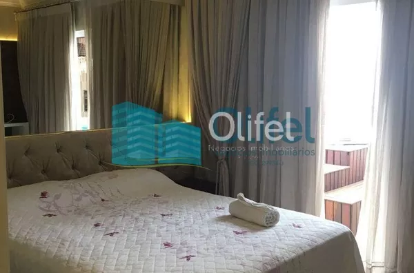 Excelente imóvel em condomínio fechado na cidade de Louveira com 3 dormitórios, sendo 1 suíte com closet. Casa rica em armários. Sala 2 ambientes, cozinha planejada, lavabo, área de serviço e edícula com churrasqueira, jacuzzi, 2 vagas de garagem cobertas - Foto 1