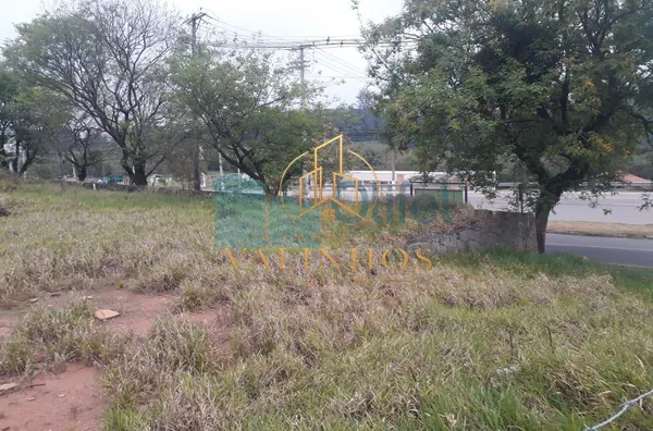 Linda área  de esquina com 4.500m², na cidade de Louveira,  em área industrial, próximo a vias de acesso, facilidade de manobrar veículos grandes.