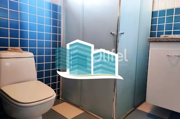 Linda casa no Condomínio Vale do Santa Fé, na cidade de Vinhedo, com excelente terreno, 2520m², 450m2 de construção, com muito verde, vista espetacular das varandas e dos quartos. Muito arejada e aconchegante, com 4 confortáveis suítes, 1 closet, amplo li - Foto 34
