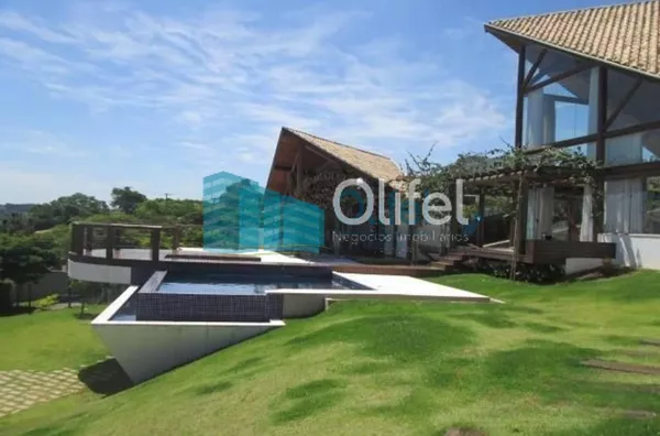 Casa à venda com 5 suítes em  condomínio de alto padrão na cidade de Louveira.  Lindo sobrado moderno e com fino acabamento, são 760m² de construção em um terreno de 1.890m², o andar superior oferece 3 suítes sendo a master com closet e banheira com hidro - Foto 2
