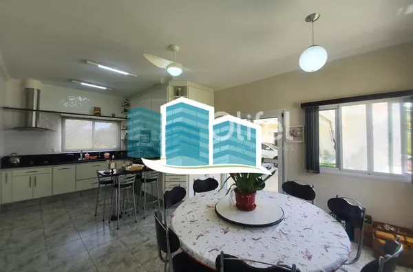 Excelente casa, com ótima metragem em um dos condomínios conhecidos pela sua imensa área verde e beleza, excelente localização na cidade de Vinhedo. A casa foi construída em um terreno praticamente plano, opção ideal para quem busca acessibilidade. A casa - Foto 26
