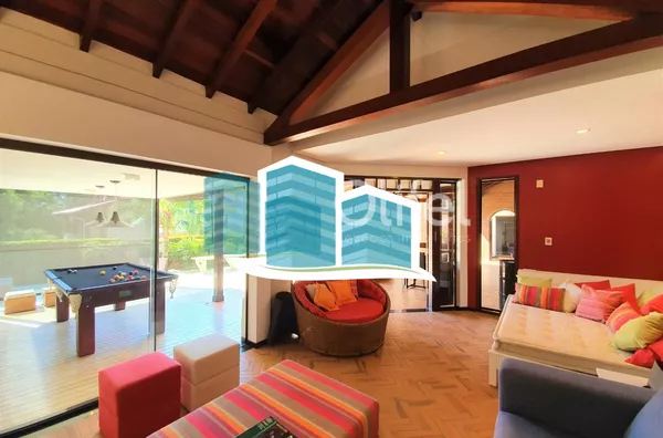 Maravilhosa casa a venda em condomínio na cidade de valinhos. com detalhes rústicos e da arquitetura inglesa. Aquela casa com cara de casa, a arquitetura diferenciada parece nos abraçar entre seus grandes vãos, vigas de madeira e concreto, arcos e piso ce - Foto 17
