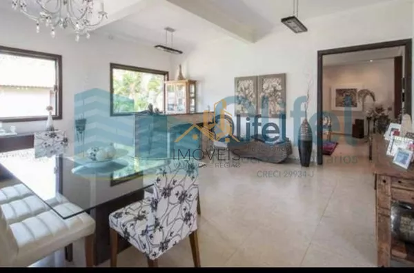 Excelente casa, estilo chácara, com belíssimo acabamento na cidade de Louveira com 1200 m² AT | 500 m² AC, sendo 03 dormitórios, sendo 1 master com closet, 03 banheiros, sala de TV, estar e jantar, lareira, adega, cozinha integrada rica em armários e i - Foto 21