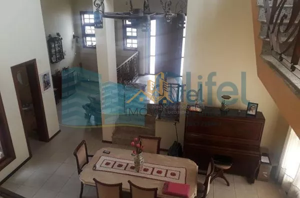 Excelente sobrado na cidade de  Louveira, com 4 dormitórios, sendo 1 suíte master com closet, banheiro social, quartos avarandados, lavabo, ampla sala de estar, jantar e mezanino, escritório, cozinha, copa, lavanderia, despensa, área gourmet com churrasqu - Foto 8